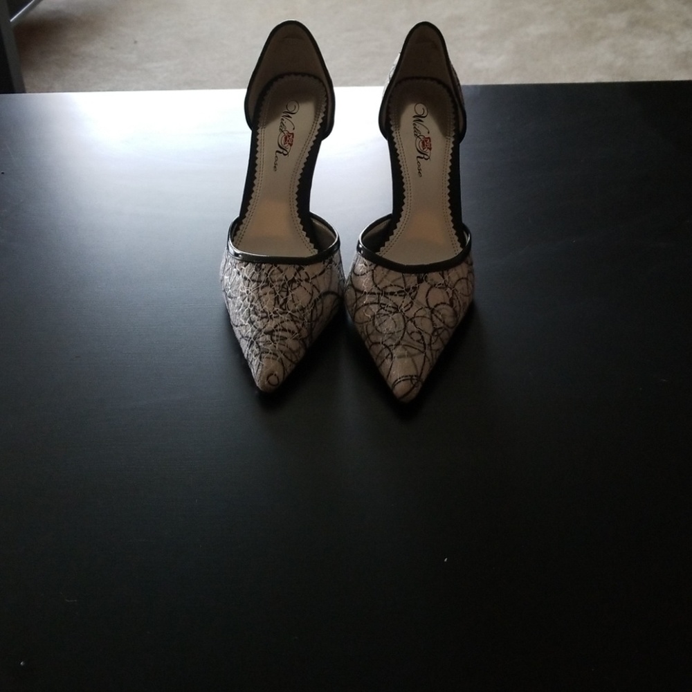 Heels - Picture 3 of 4